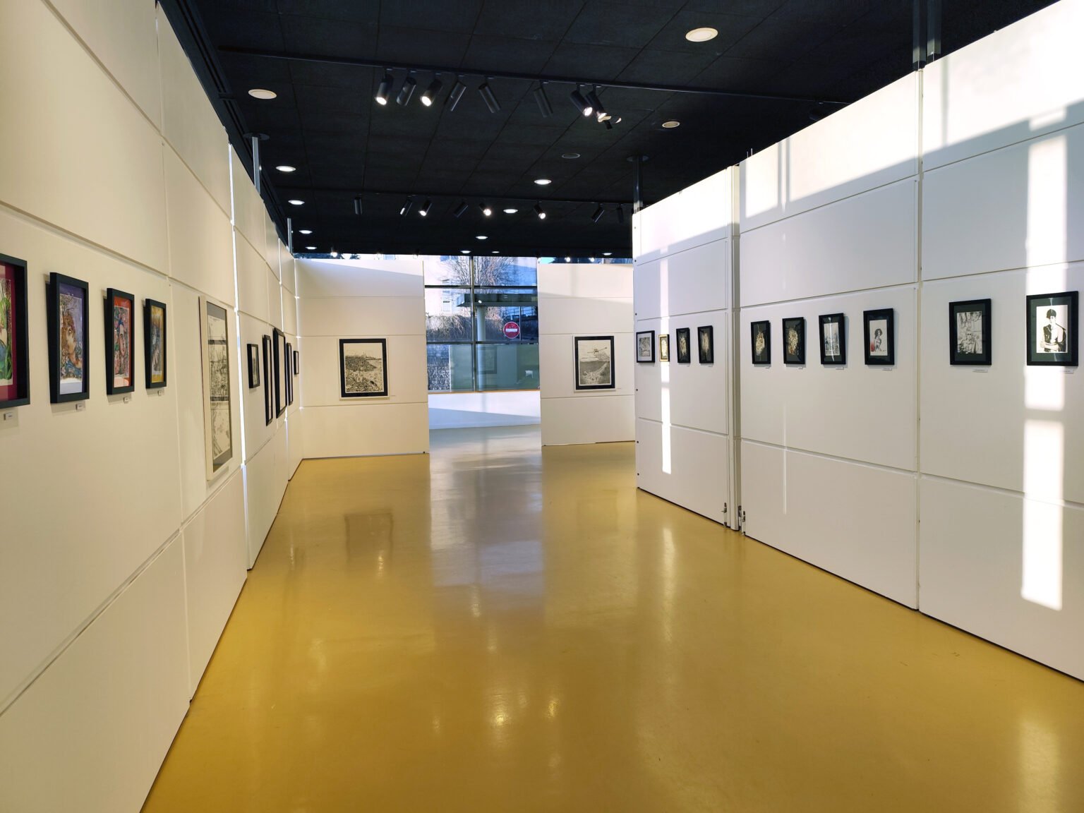 EXPOSITION LE TRAIT D'UNION